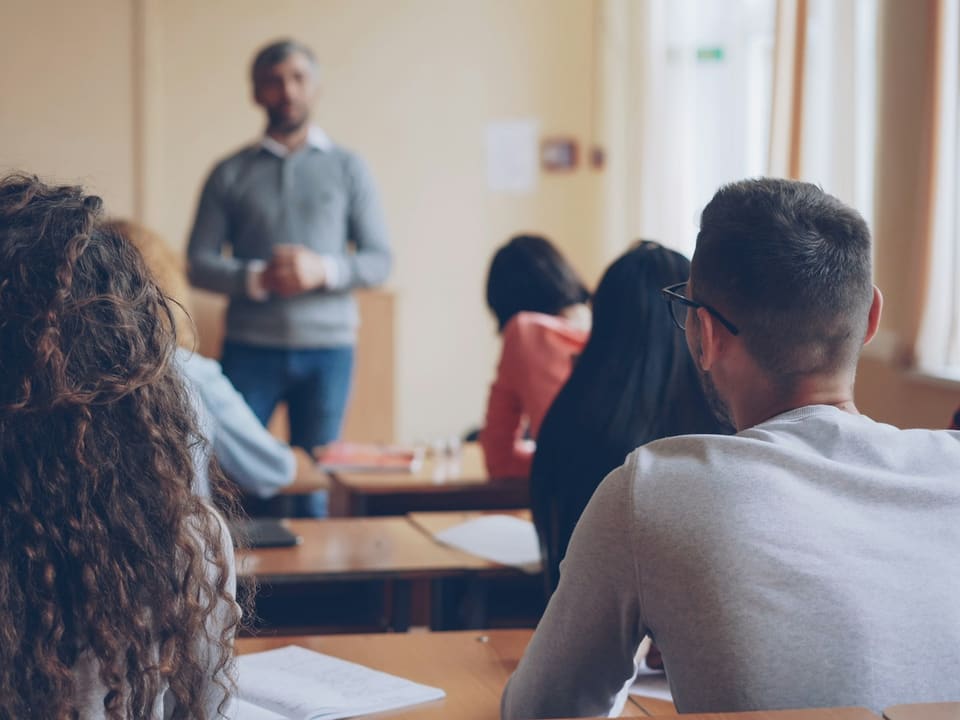 Studenti in un laboratorio di informatica